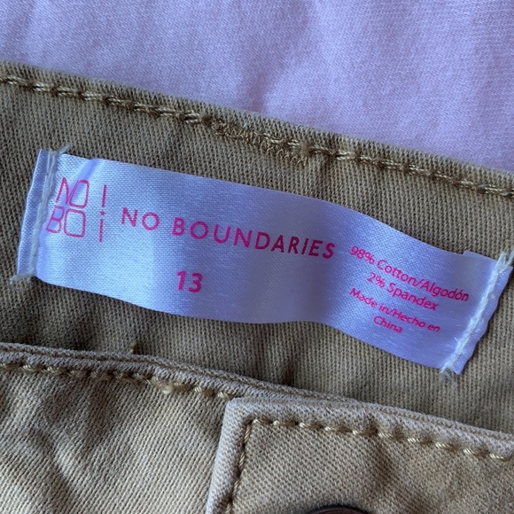 Juniors - No Boundaries Khaki Shorts - Picture 4 of 5